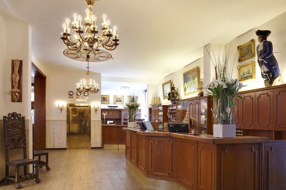 Hotel Hafen Хамбург Екстериор снимка