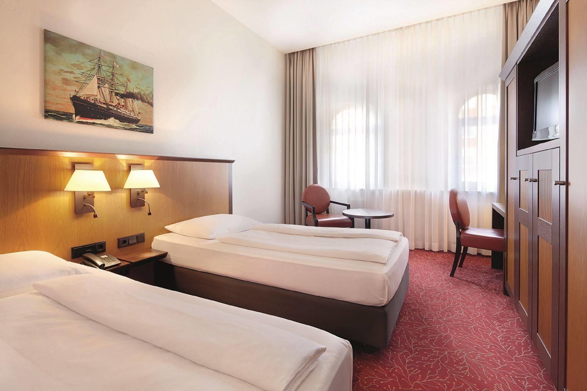 Hotel Hafen Хамбург Екстериор снимка