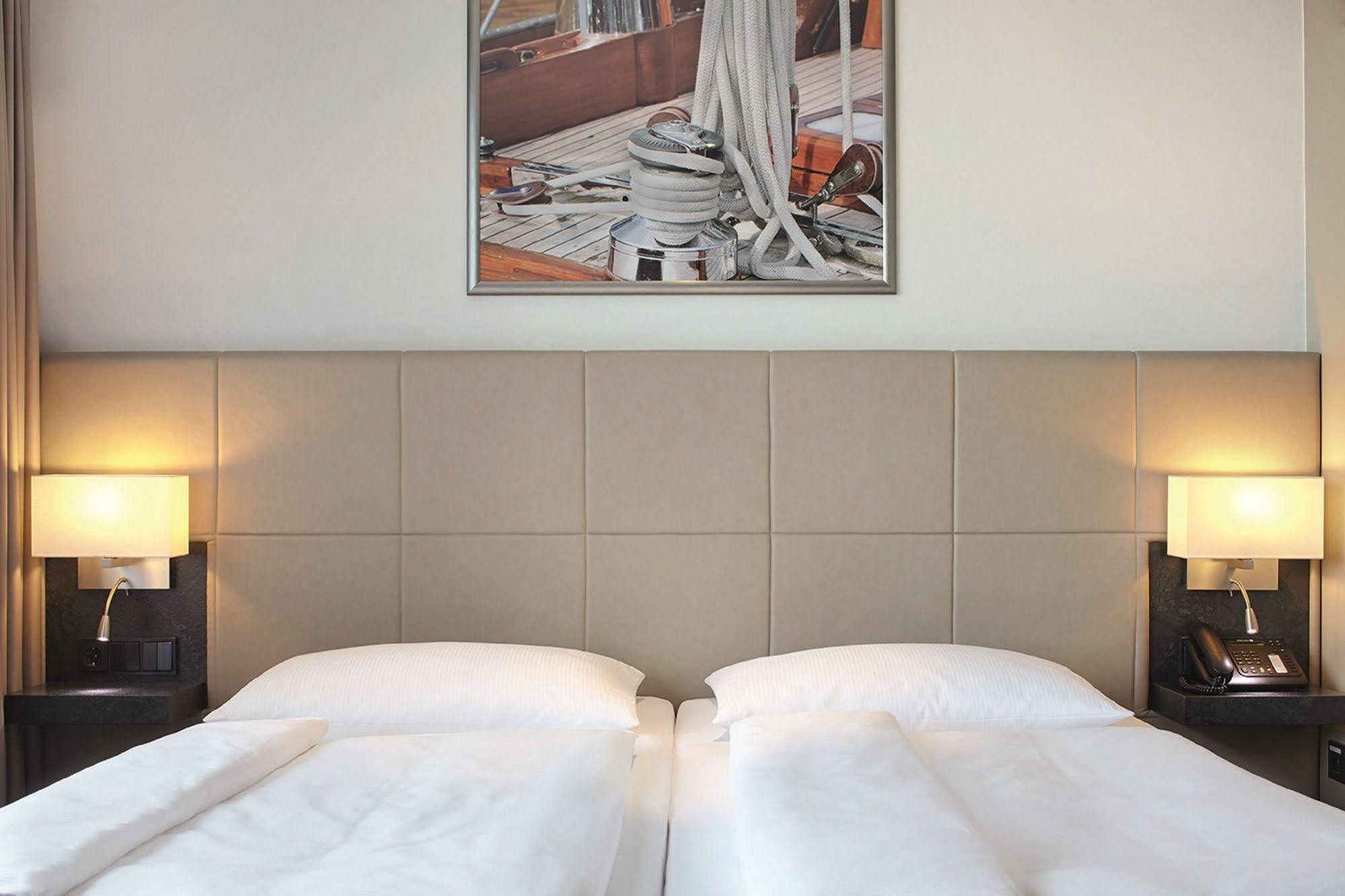 Hotel Hafen Хамбург Екстериор снимка
