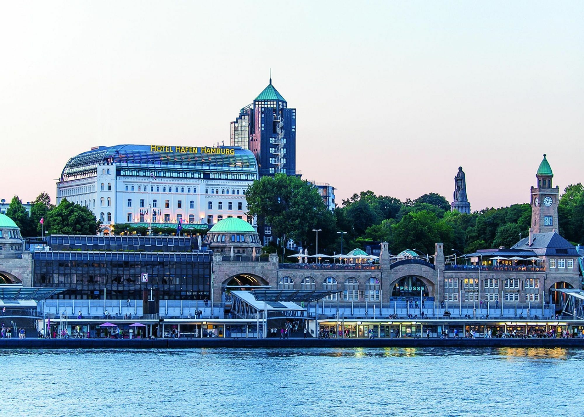 Hotel Hafen Хамбург Екстериор снимка