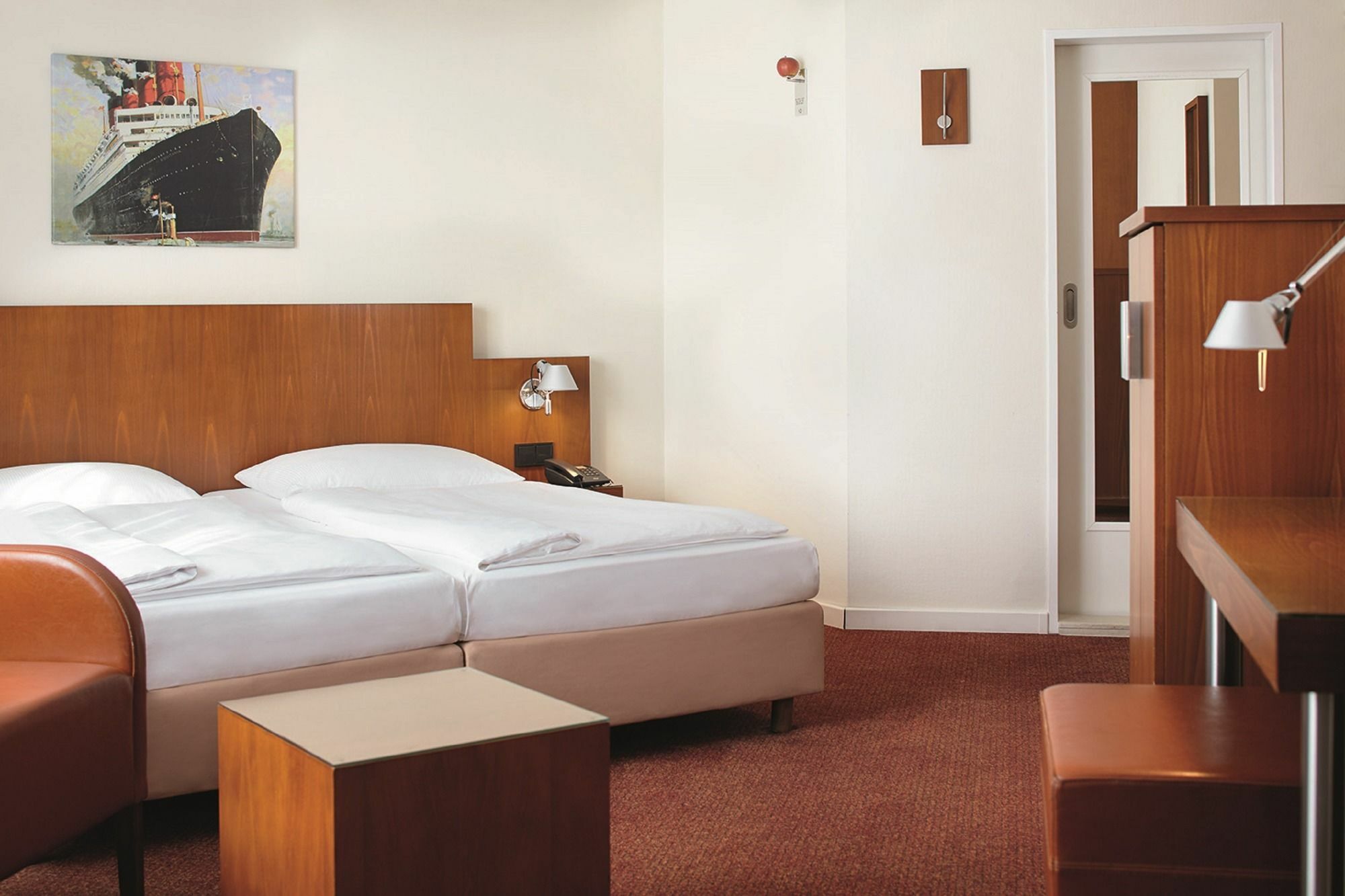 Hotel Hafen Хамбург Екстериор снимка
