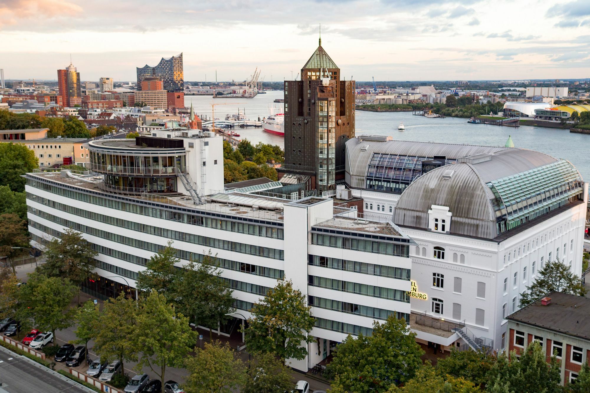 Hotel Hafen Хамбург Екстериор снимка