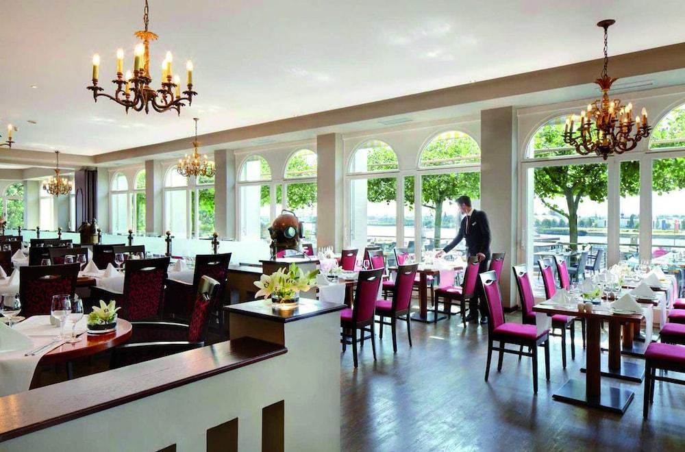 Hotel Hafen Хамбург Екстериор снимка